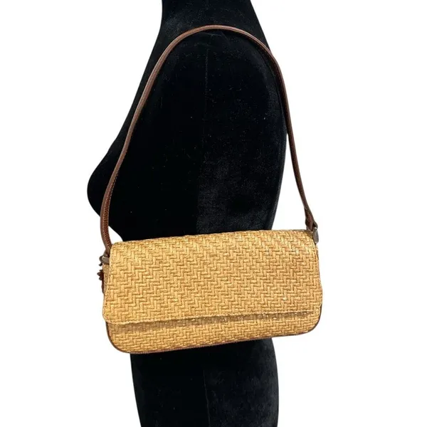 Liz claiborne wicker shoulder purse EUC - Image 3