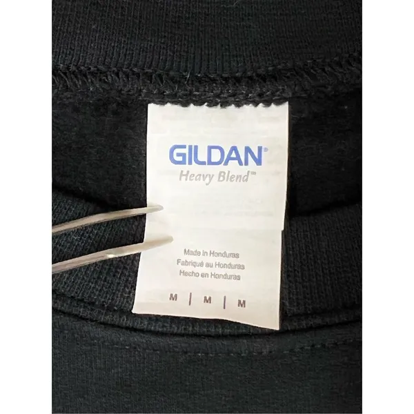 Gildan Graphic Sweatshirt "The‎ Victors" 1 Cor. 15:57 Bible Verse Black Fleece - Image 6
