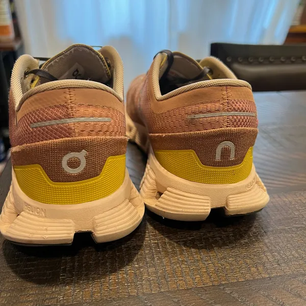 On cloud X brown running shoes for women 8.5 - Image 4