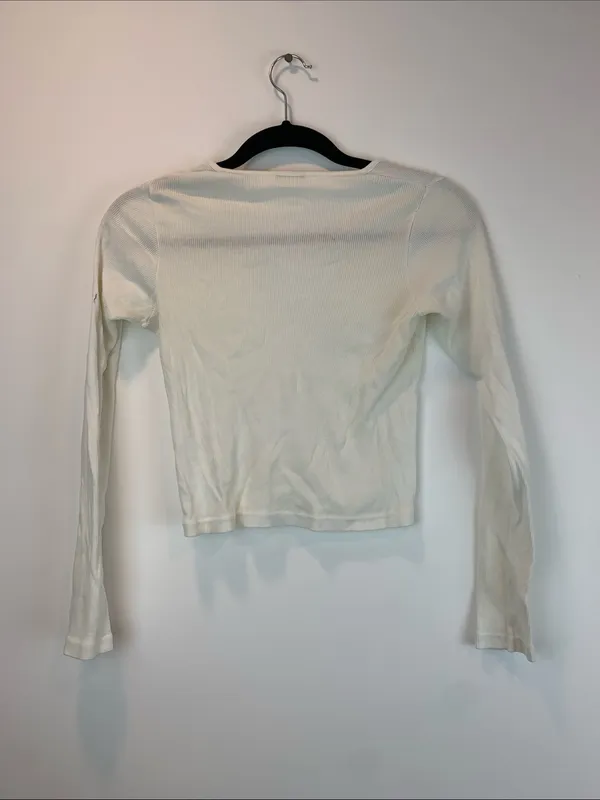 Brandy Melville white top sz XS long sleeve cropped basic capsule going out - Image 3