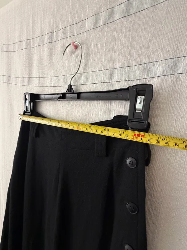 Calvin Klein women’s Size 4 Black Wool A-Line Skirt Side Buttons/Pocket(A582) - Image 5