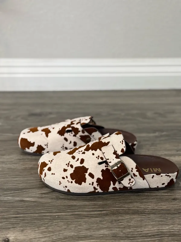 MIA Gipsy Cow Print Buckle Clog Mules Size 7.5 - Image 6