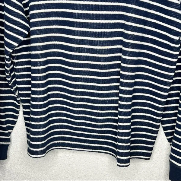 Gap Pullover Hoody Shirt - Image 3