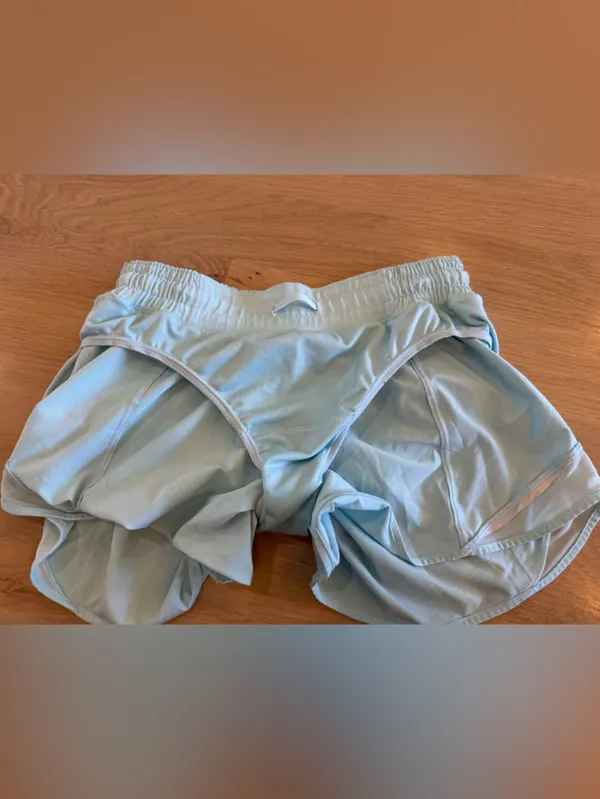Lululemon Hotty Hot Short II Long 4" blue glow size 6 - Image 10
