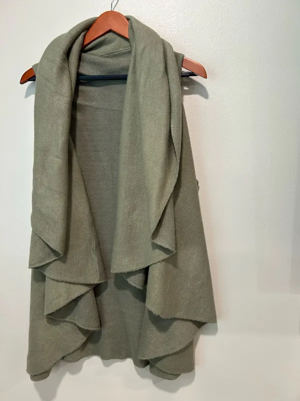 Green shawl wrap top - Image 6