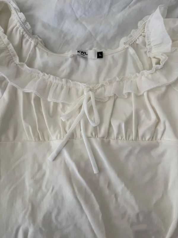 Off the shoulder white ruffle top - Image 2
