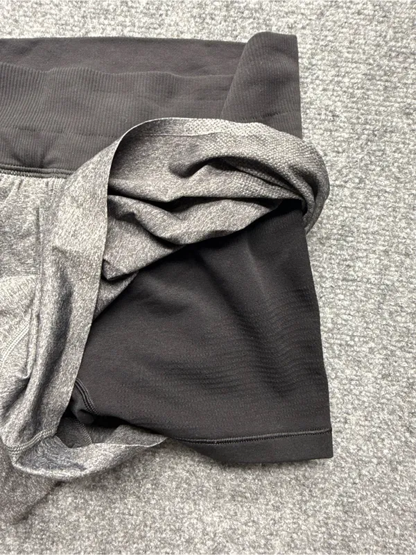 Lululemon Women’s 6 SEAMLESS MOVES SHORT 2.5'' Heathered Gray/Black Shorts - Image 7