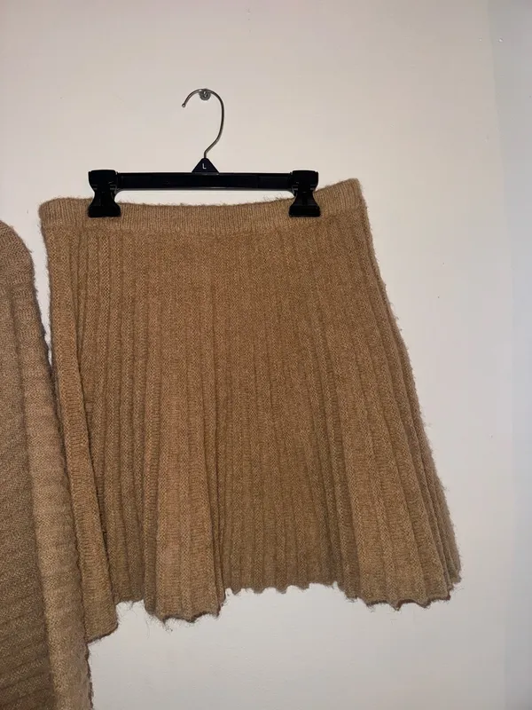 Tan Sweater Skirt Set Size L - Image 3