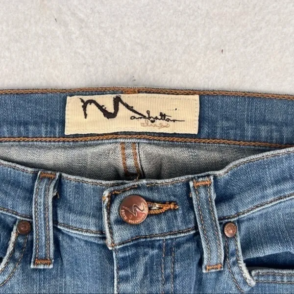 Manhattan Blues‎ Tribeca Distressed Denim Bootcut Jean Blue Size 8 - Image 4