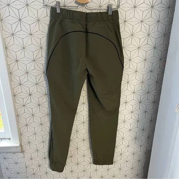 On Cloud Active Pant Green - Image 3