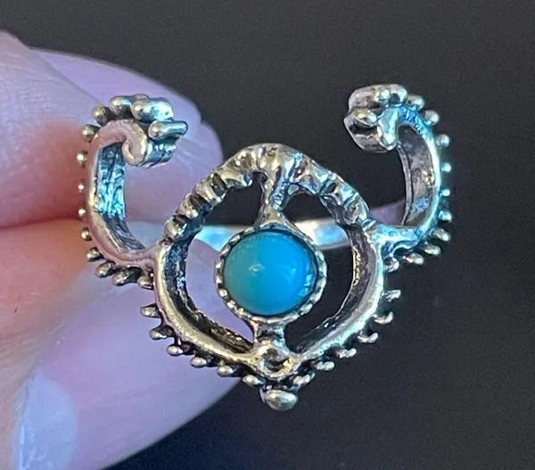 Turquoise stone silver plated horn ring size 6 - Image 6