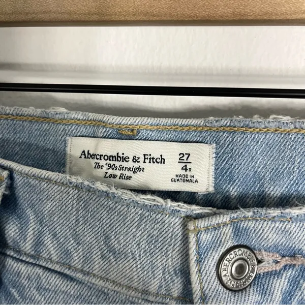 Abercrombie and Fitch 90’s Straight Low Rise Light Wash Blue Jeans 27/4 Regular - Image 5