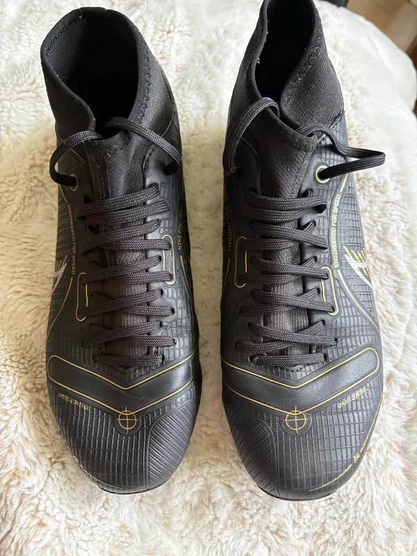 Nike Mercurial Vapor 15 Elite FG Black with gold accents and textured grid pattern - Image 2