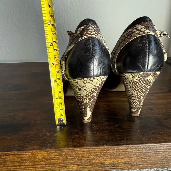 Aldo Black and Cream Heels Sleek Pointed Toe - Image 7