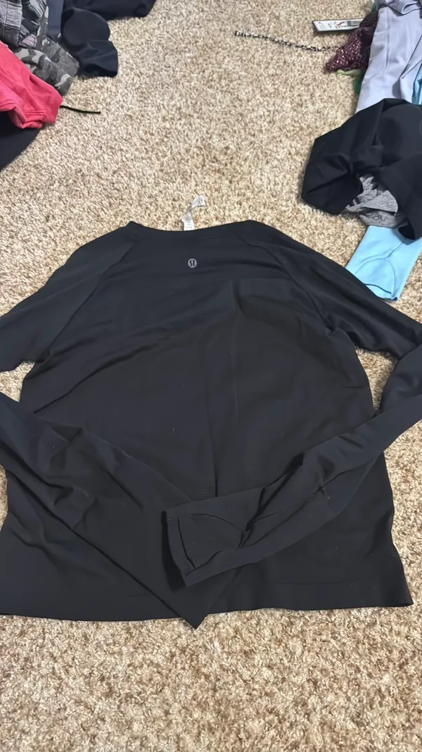 Size 10 lululemon swiftly tech  - Image 2