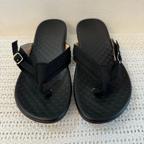 New.Comfortable black Flip Flops/sandals For Women’s Featuring Adjustable Straps Size 9.5 - Image 2