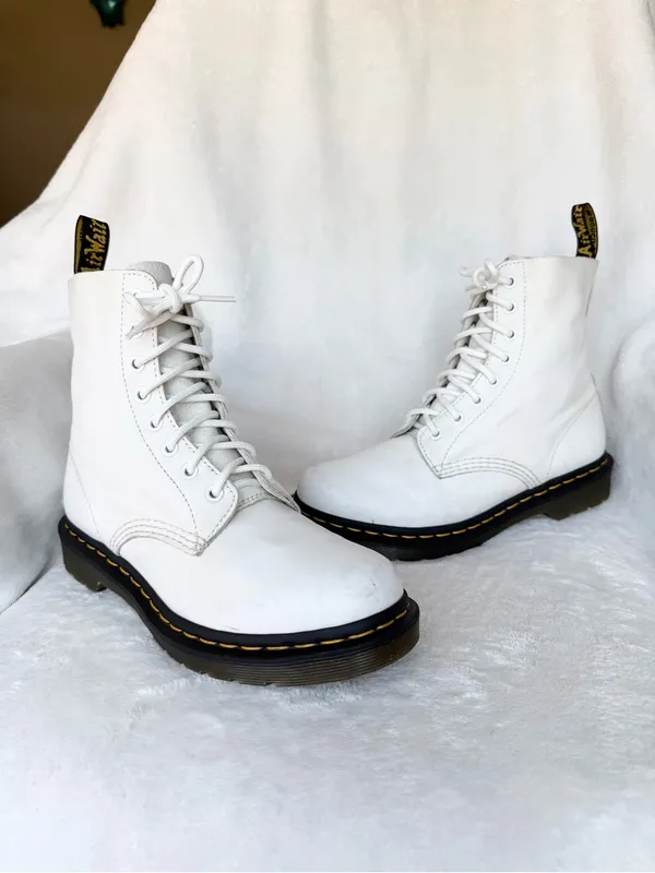 Dr. Martens 1460 Pascal Boots in Off White Size 8 - Image 8