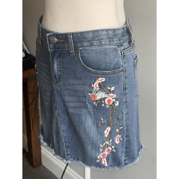 Embroidered Floral Birds Chelsea & Violet Boho Denim Mini Skirt size S Boho Y2k - Image 4