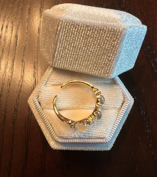 Gorgeous Cats Eye Adjustable Ring Size 7 - Image 3