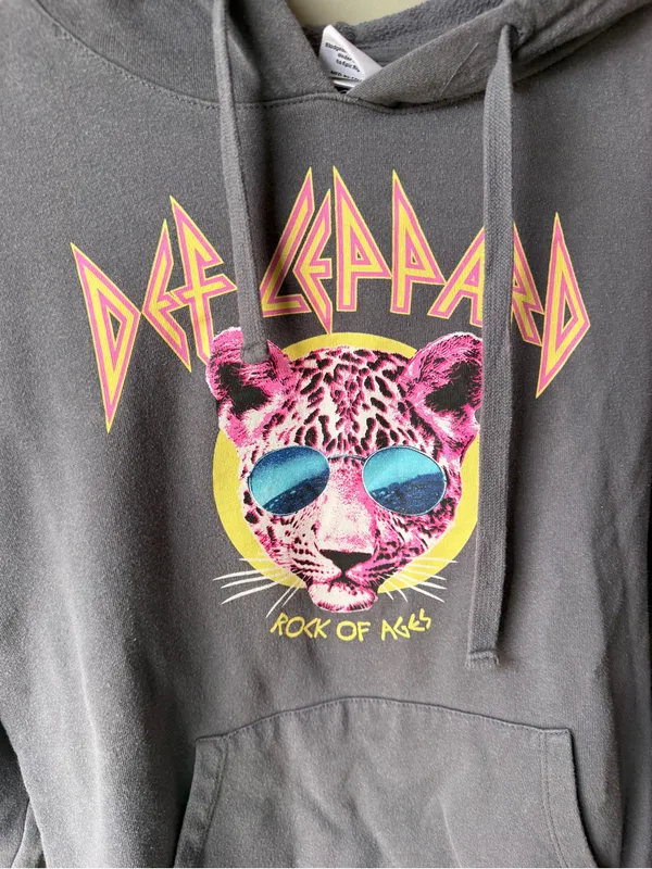 Def Leppard Rock of Ages Graphic Hoodie Sweatshirt - Image 2