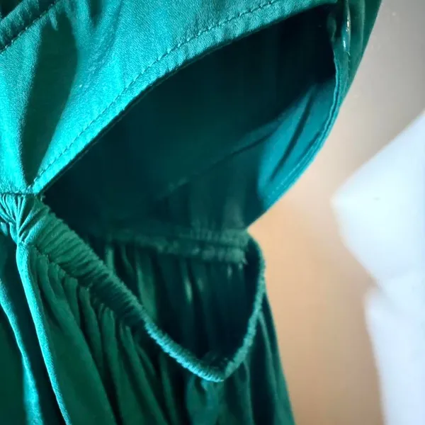Express Women's Green Dress - Image 7