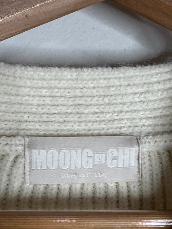 Korean Fashion Moong-Chi Cream Cutout V-Neck Chunky Rib Cable Knit Front Sweater - Image 8