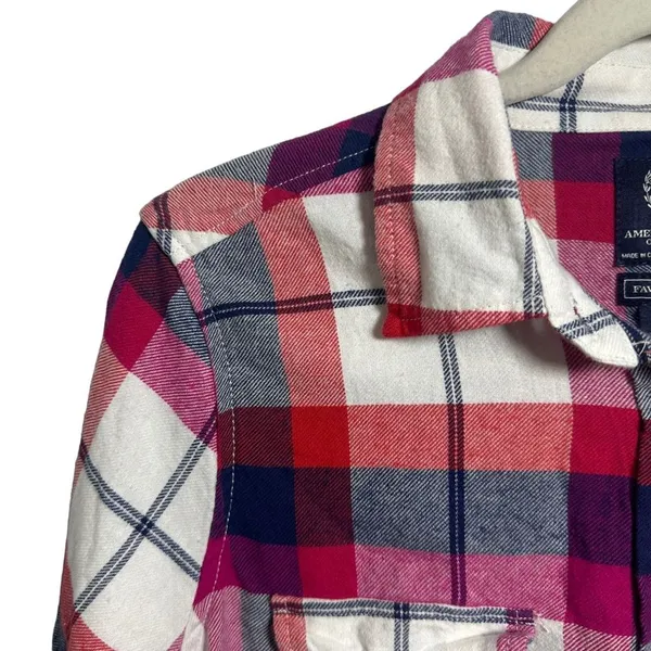 American Eagle Outfitters Womens Sz M Favorite Fit Flannel Shirt Plaid Red Black - Image 4