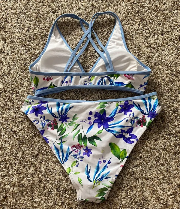 Cupshe Floral Bikini - Image 4