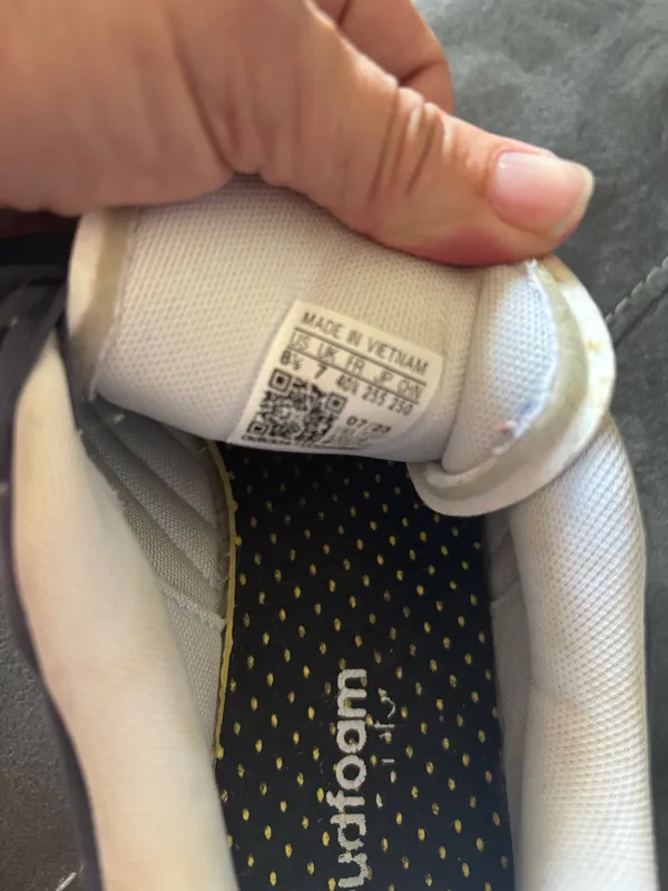 Adidas size 8.5 women  - Image 6