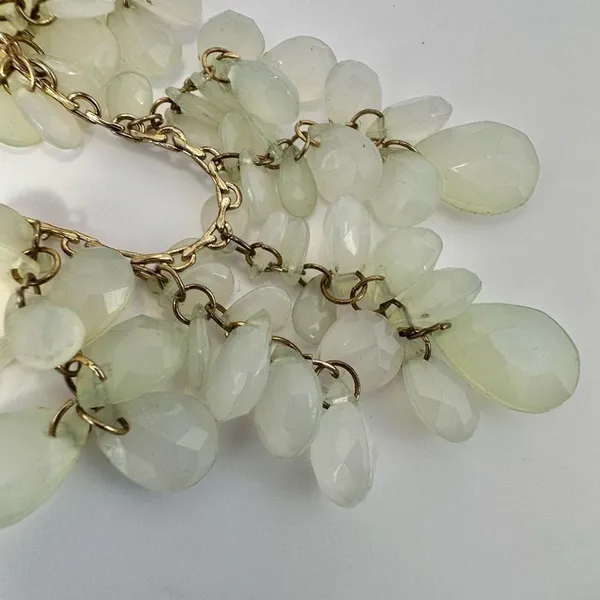 Green chandelier gold tone statement necklace - Image 7