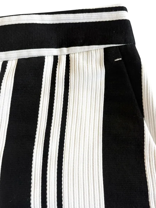 Like New Theory Blayne shorts Black White Stripe Size 2 - Image 6