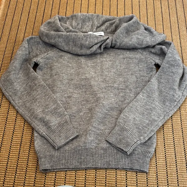 Cupshe Playful Poise  Gray Sweater - Image 4