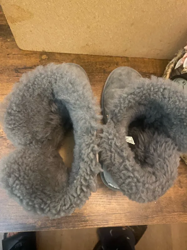 UGG Leather Women's Suede Boots Size 6 - Image 6
