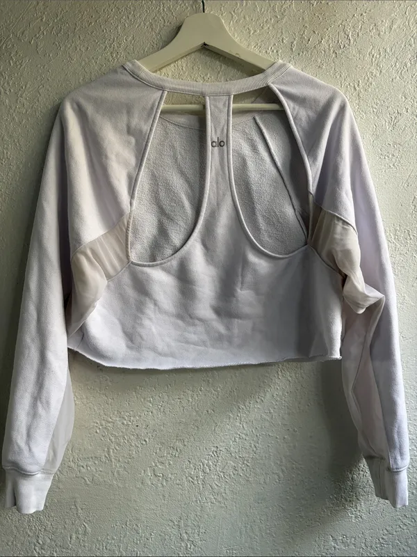 Alo Yoga Women's Cropped Long-Sleeve Pullover Top - White - Image 2