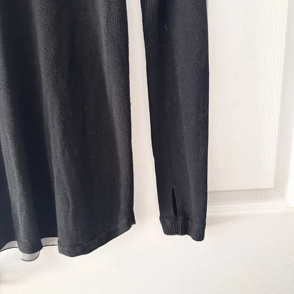 Lululemon Black Sunshine Coast Be Bold Long Sleeve Fitted Sweater M/L Thumbholes - Image 6