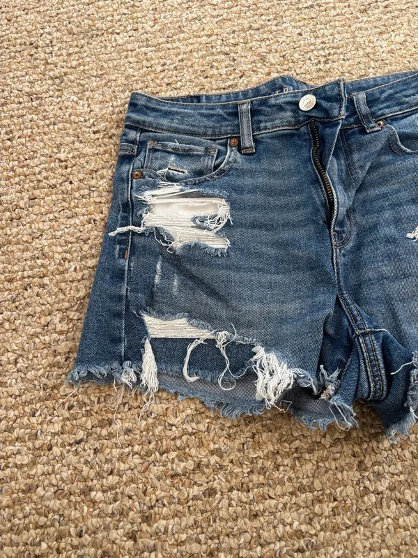 Women’s American Eagle Mom Shorts - Image 2
