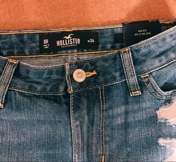 Hollister NWT Distressed Denim Skirt - Image 3