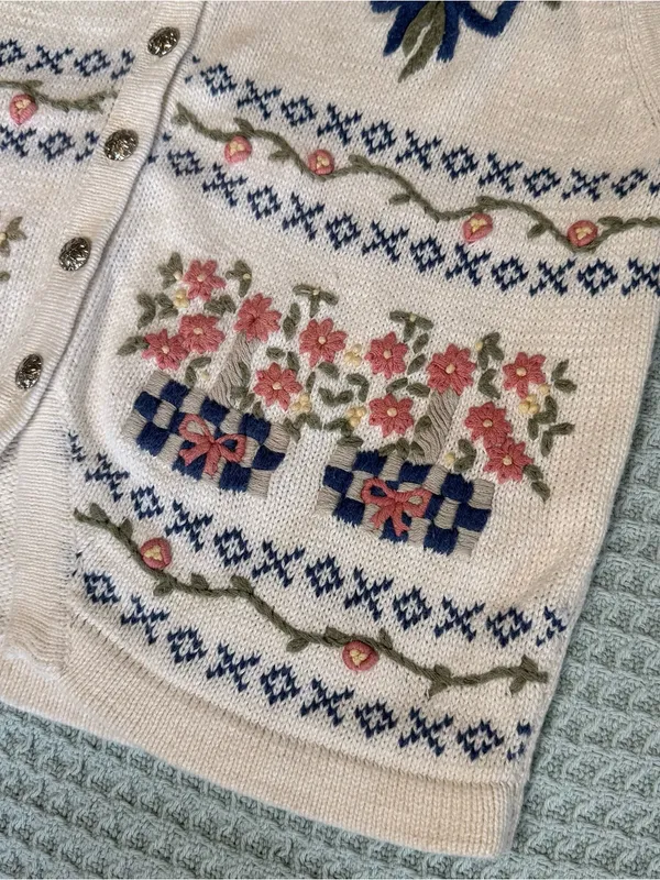 Vintage Hand Embroidered Christopher & Banks Sweater Vest Large Ivory Floral 90s - Image 2