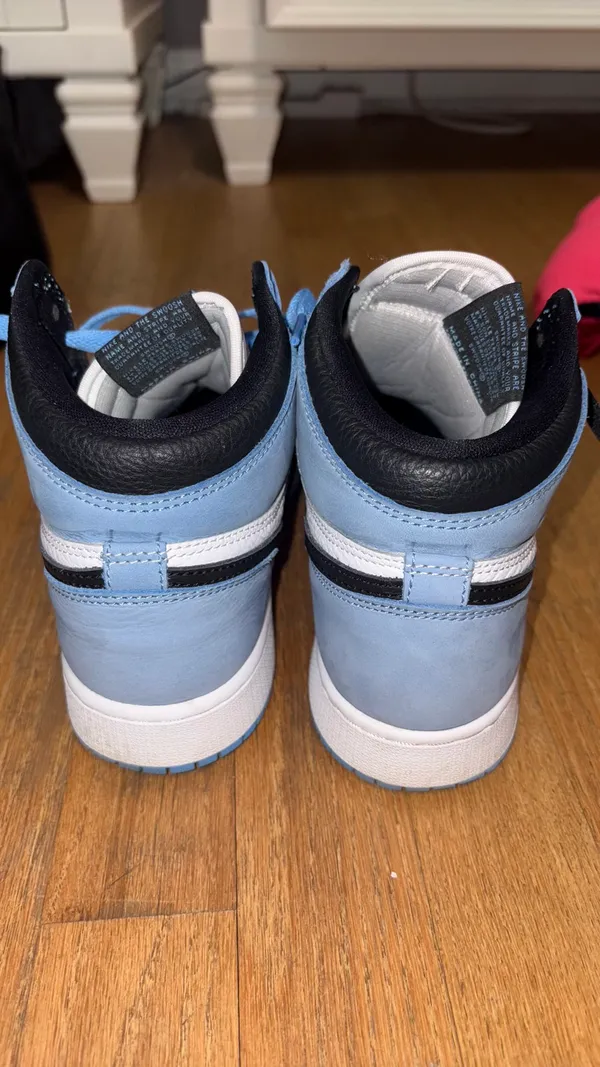 Air Jordan 1 Retro High OG University Blue - Image 4