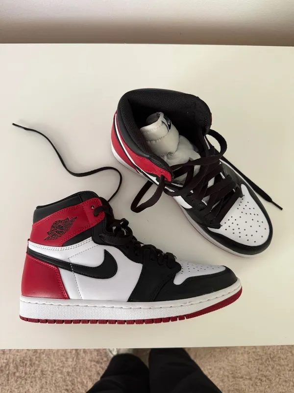 Nike Jordan 1s - Image 3
