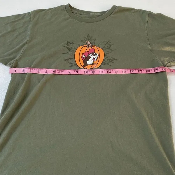 Buc-ee’s Fall Pumpkin Beaver T-Shirt Olive Green Size Large - Image 6