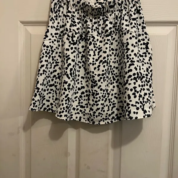 Altar'd State Black and White Polka Dot Skort - size L - Image 10