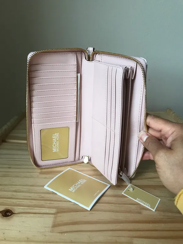 Michael Kors Wallet - Image 5