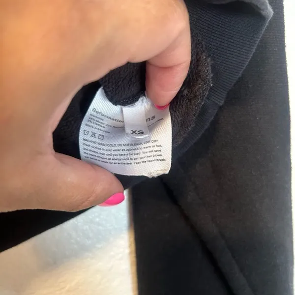 Reformation Black Cropped Top Sweatshirt - Image 3