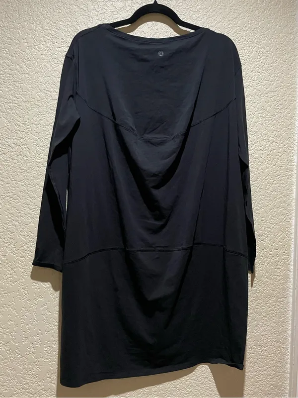 Lululemon NWT Back in action Long Sleeve Black Dress Oversized Size 6 - Image 6