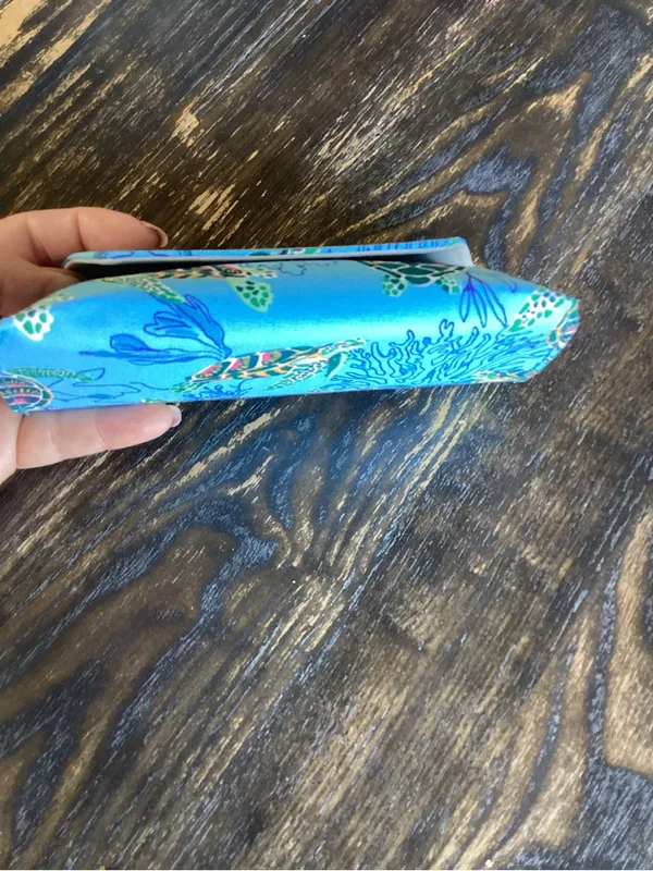 Vera Bradley Turquoise Sea Turtle and Coral Sunglasses Case - Image 3