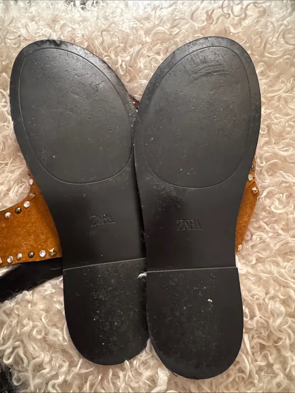ZARA studded flat suede sandals size 40 Ankle-Strap Sandal - camel color - Image 3