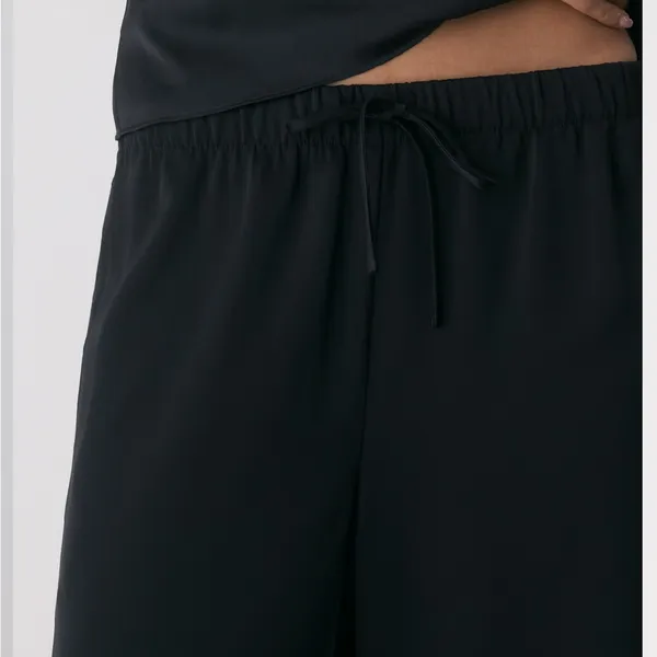 NEW Aritzia Wilfred The Lodge Pant Satin Black - Image 4