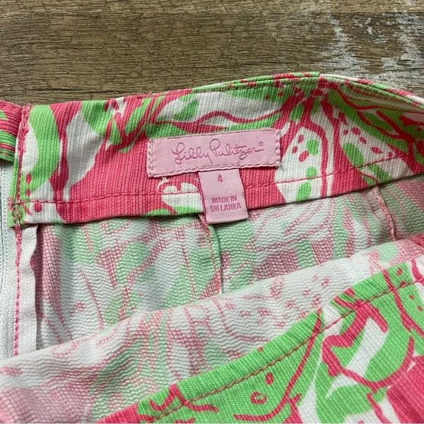 Lilly Pulitzer Liza Shorts in Hotty Pink Forgot My Trunks Pattern Women’s Size 4 - Image 4