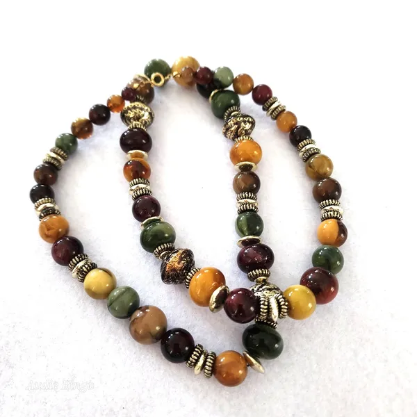 Vintage Multicolor Beaded Necklace Classic Retro Jewelry - Image 7